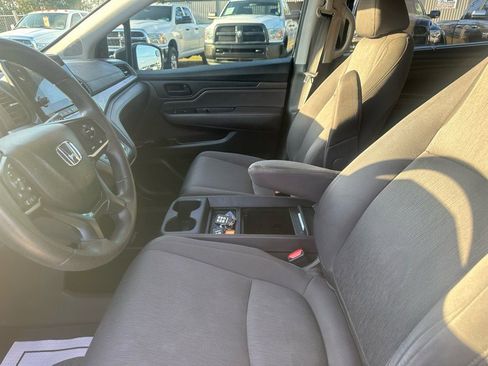 Used 2019 Honda Odyssey EX image 8