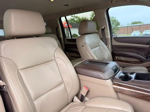 Used 2018 Chevrolet Suburban LT RWD image 38