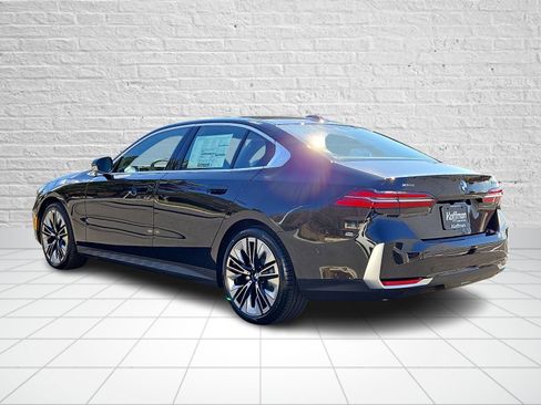New 2026 BMW 530i xDrive w/ Premium Package AWD/4WD image 3