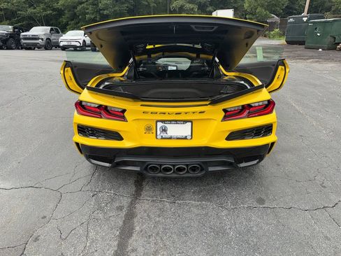 Used 2025 Chevrolet Corvette Z06 RWD image 35