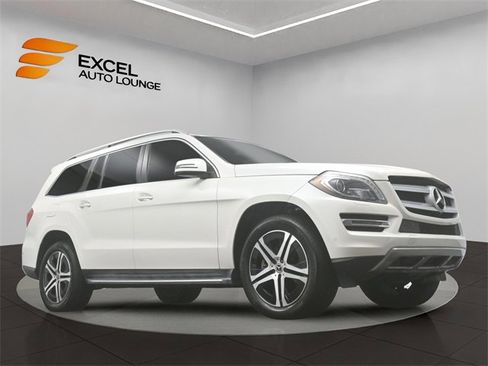 Used 2016 Mercedes-Benz GL 450 4MATIC w/ Premium I Package image 44