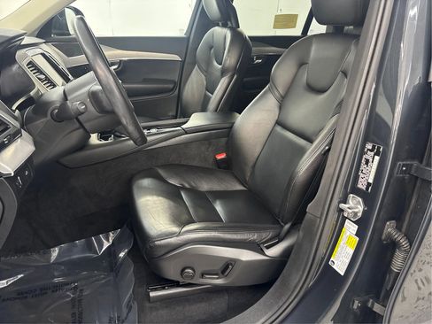 Used 2021 Volvo XC90 T5 Momentum w/ Protection Package image 13