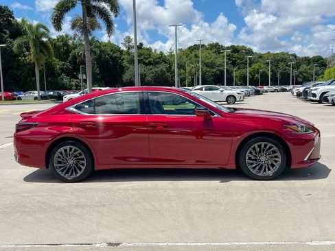 Certified 2025 Lexus ES 300h w/ Technology Package FWD image 8