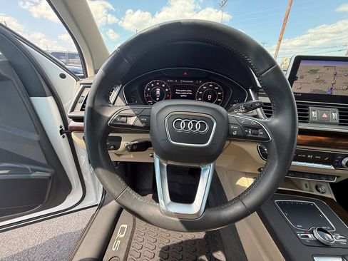 Used 2018 Audi Q5 2.0T Premium Plus AWD/4WD image 16