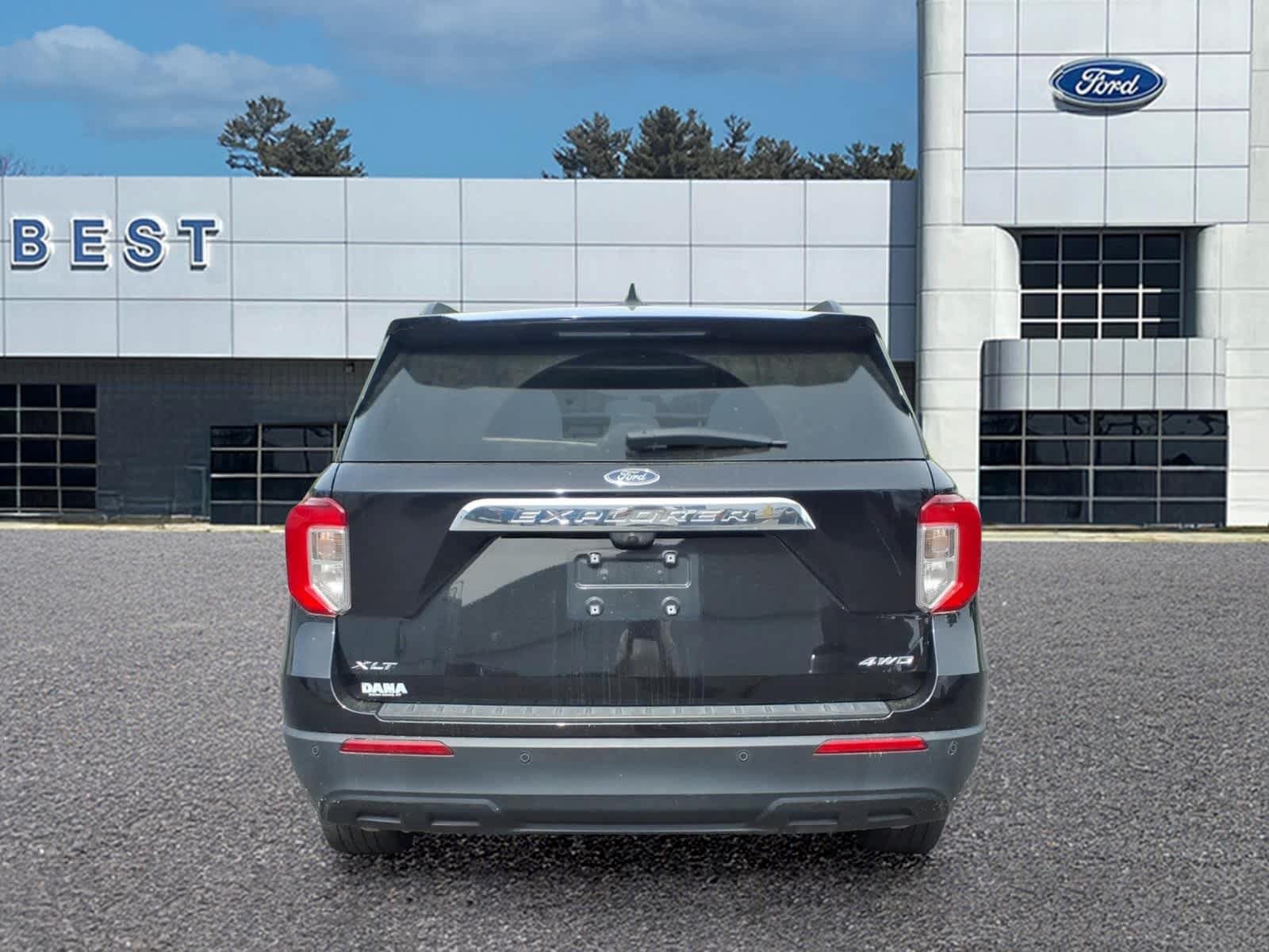 Used 2023 Ford Explorer XLT AWD/4WD image 4