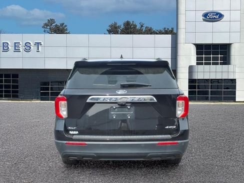 Used 2023 Ford Explorer XLT AWD/4WD image 4