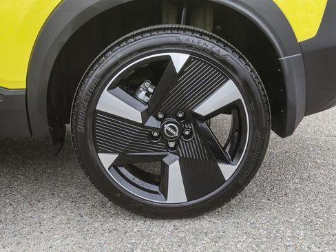 Used 2025 Nissan Kicks SR image 10