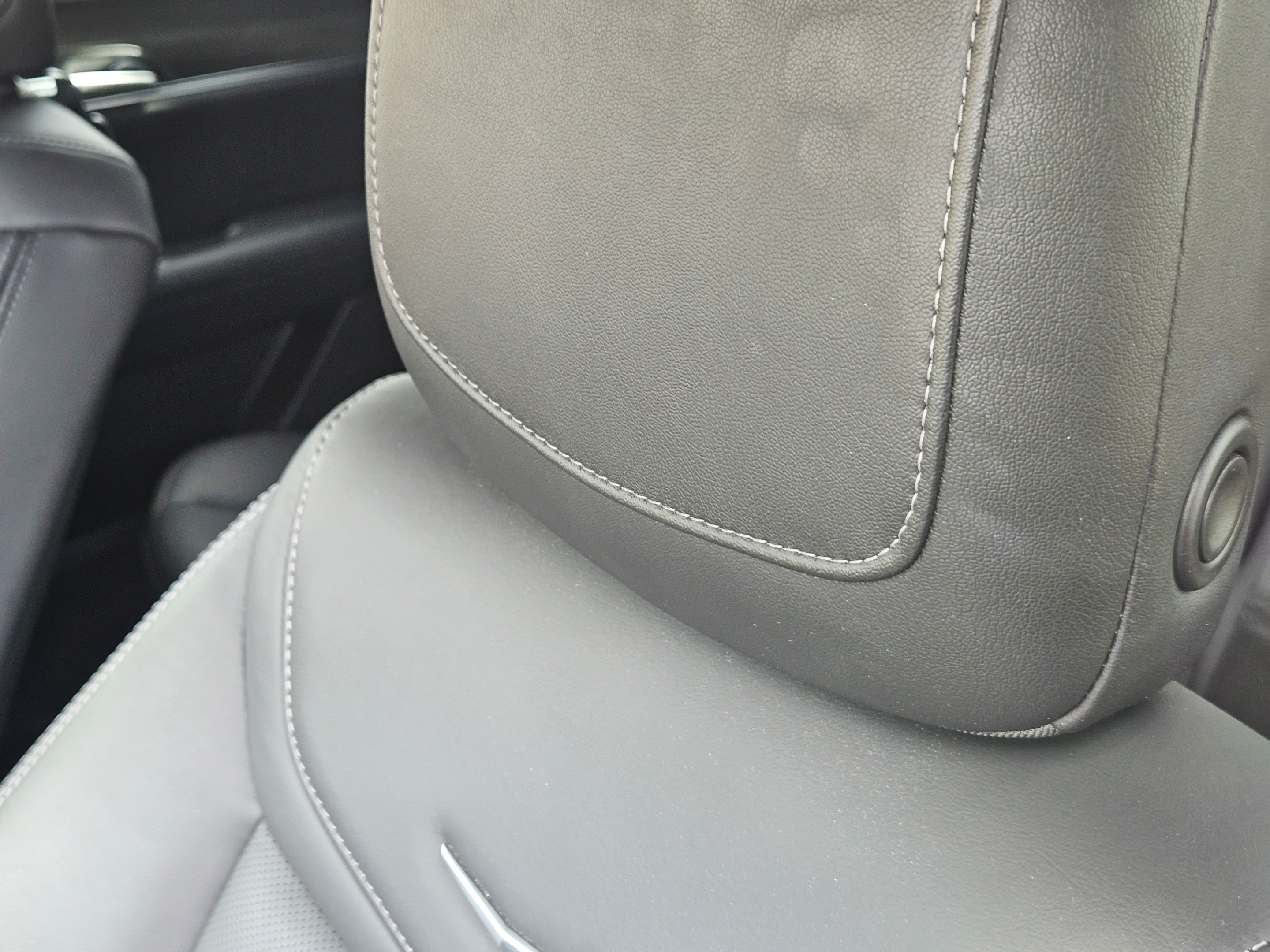 Used 2023 Cadillac XT5 Sportv w/ Technology Package AWD/4WD image 7