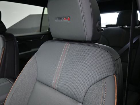 New 2026 GMC Acadia AT4 w/ Luxury Package AWD/4WD image 18