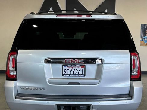 Used 2019 GMC Yukon XL Denali w/ Denali Ultimate Package AWD/4WD image 4