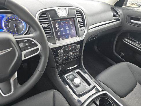 Used 2023 Chrysler 300 Touring w/ Sport Appearance Package RWD image 21