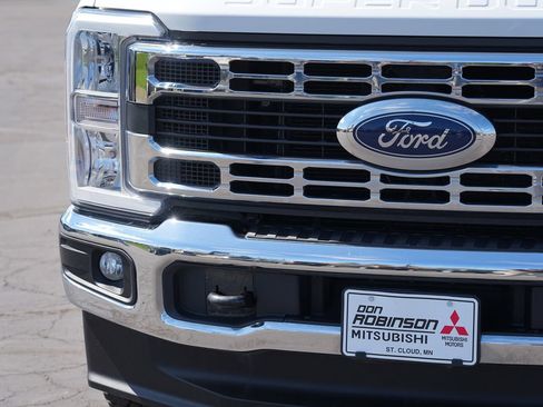 Used 2023 Ford F250 XLT AWD/4WD image 9