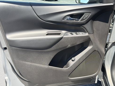 Used 2018 Chevrolet Equinox LT FWD image 10
