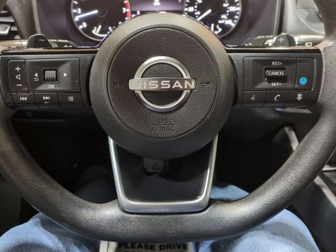 Used 2023 Nissan Rogue SV FWD image 21