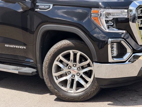 Used 2022 GMC Sierra 1500 SLT w/ SLT Convenience Package AWD/4WD image 3