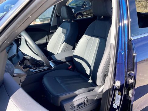 Certified 2025 Audi Q5 Premium w/ Convenience Package image 7