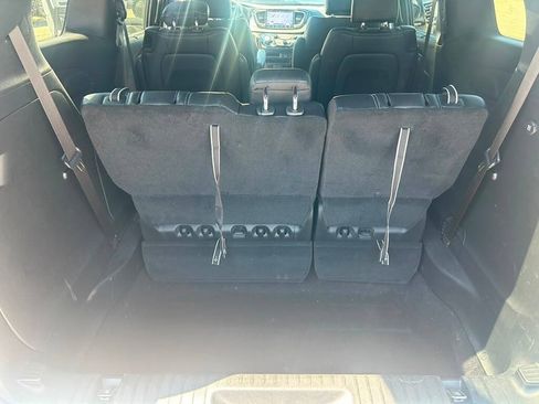 Used 2026 Chrysler Pacifica Select FWD image 16