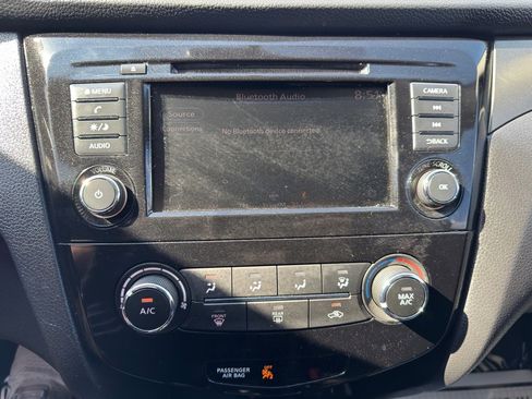 Used 2019 Nissan Rogue Sport S image 27