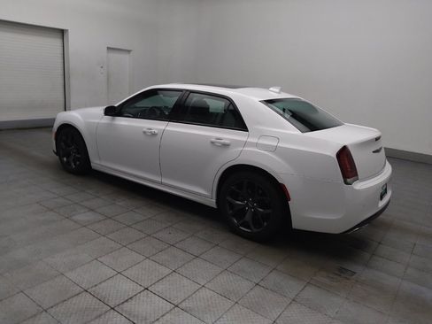 Used 2021 Chrysler 300 Touring L w/ Popular Equipment Group RWD image 3