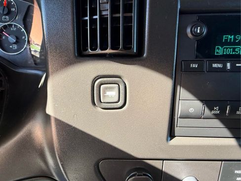 Used 2019 Chevrolet Express 2500 LS RWD image 22
