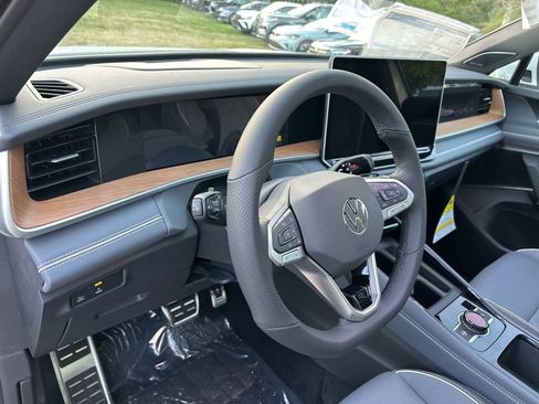 New 2026 Volkswagen Tiguan SEL R-Line image 23