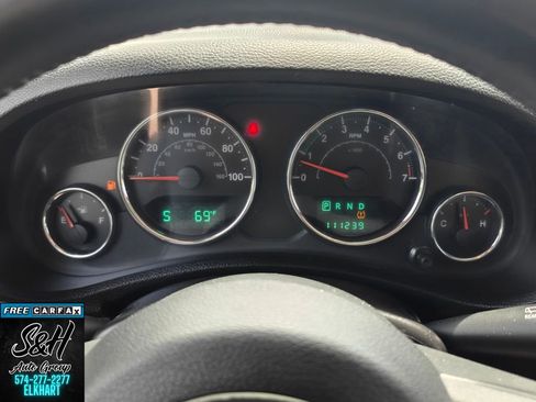 Used 2014 Jeep Wrangler Unlimited Sahara AWD/4WD image 22