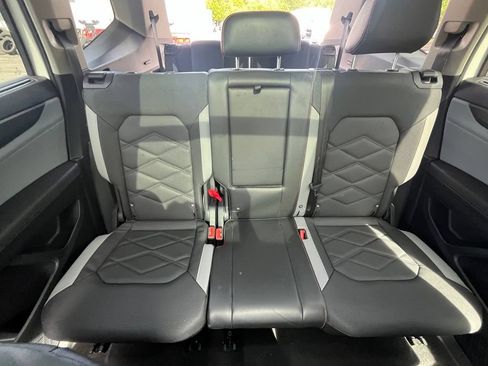 Certified 2024 Volkswagen Atlas Peak Edition SE AWD/4WD image 27