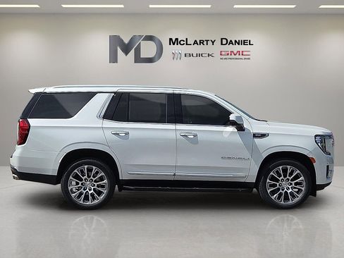 Used 2023 GMC Yukon Denali AWD/4WD image 6
