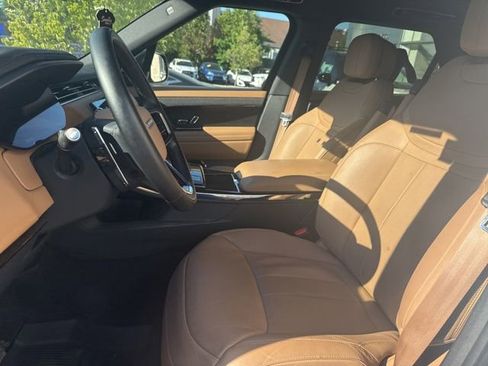Used 2025 Land Rover Range Rover Sport SE AWD/4WD image 10