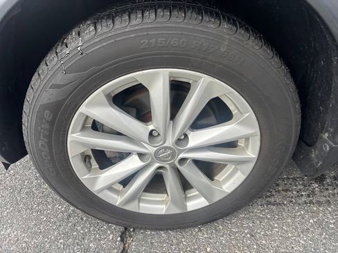 Used 2018 Nissan Rogue Sport S w/ S Appearance Package AWD/4WD image 17
