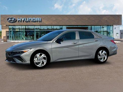 New 2025 Hyundai Elantra Sport image 2