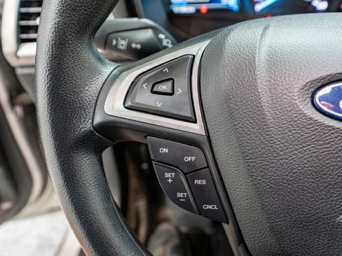 Used 2018 Ford Fusion SE FWD image 23