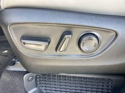 Certified 2025 Toyota Sienna XLE image 14