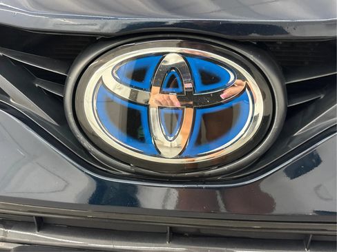 Used 2021 Toyota Camry LE FWD image 33