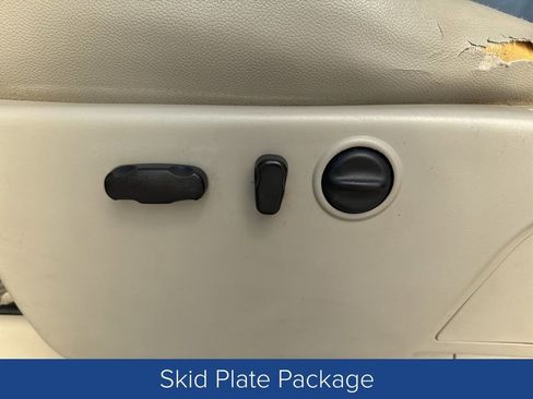 Used 2012 GMC Sierra 1500 SLT w/ Suspension Package, Off-Road image 12