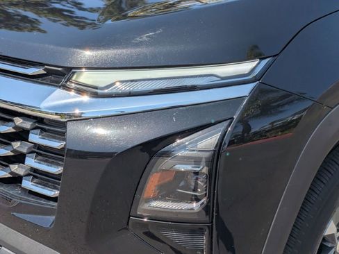 Used 2025 Chevrolet Equinox LT FWD image 11