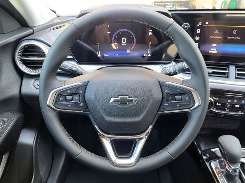 Used 2026 Chevrolet Trax ACTIV w/ Sunroof Package FWD image 15