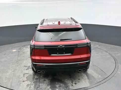 Used 2024 Chevrolet Traverse RS w/ LPO, Floor Liner Package AWD/4WD image 45