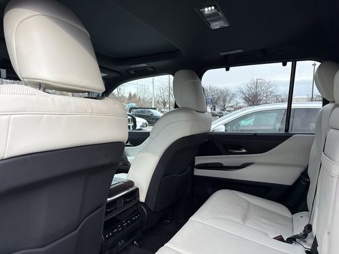 Used 2024 Lexus LX 600 4WD w/ Appearance Package image 11