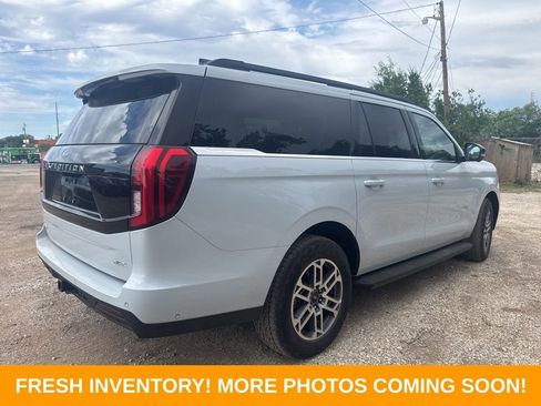 Used 2025 Ford Expedition Max Active AWD/4WD image 2