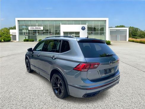 Used 2023 Volkswagen Tiguan SE R-Line AWD/4WD image 3