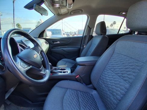 Used 2018 Chevrolet Equinox LT image 12