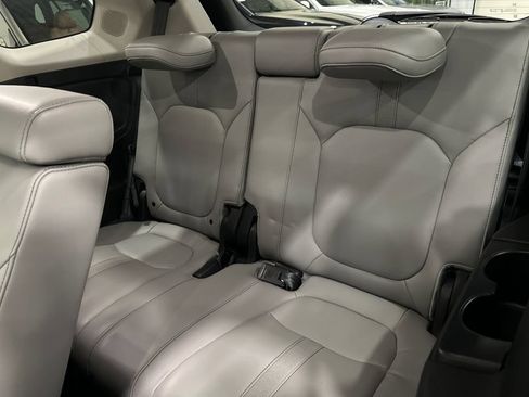 Used 2024 Honda Pilot Touring image 17