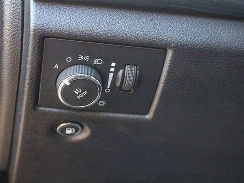 Used 2019 Jeep Grand Cherokee Laredo image 29