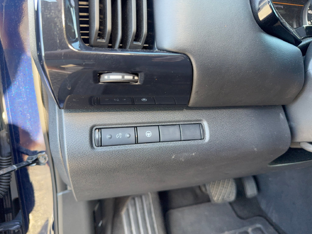Used 2024 Nissan Pathfinder SV AWD/4WD image 13