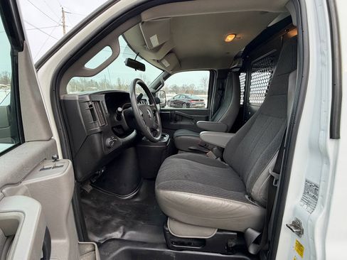 Used 2020 GMC Savana 2500 w/ Driver Convenience Package image 14