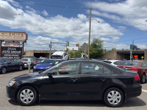 Used 2012 Volkswagen Jetta Sedan FWD image 3