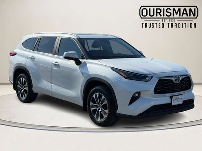 Used 2023 Toyota Highlander XLE