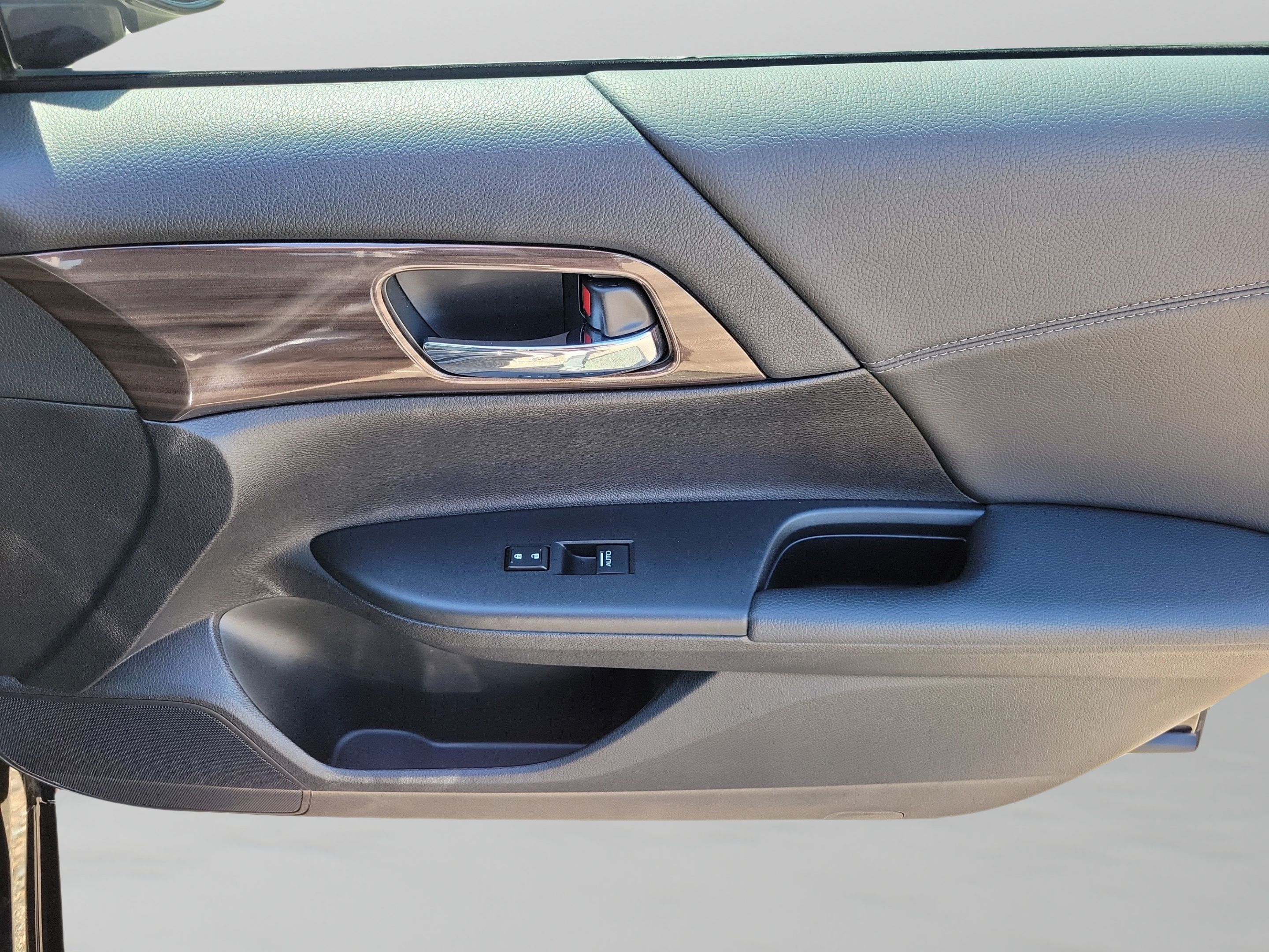 Used 2016 Honda Accord EX-L image 21