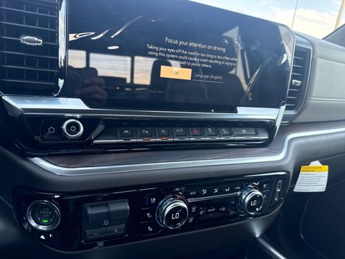 New 2026 GMC Sierra 1500 SLT w/ SLT Premium Plus Package AWD/4WD image 11